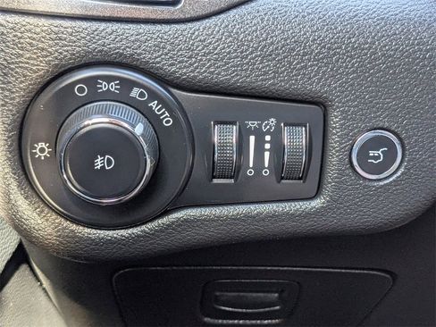 Used 2019 Jeep Cherokee Trailhawk w/ Comfort/Convenience Group image 27