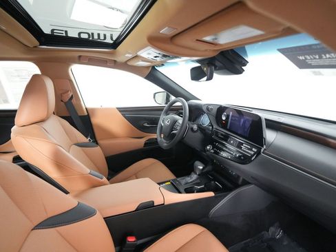 Certified 2024 Lexus ES 350 w/ Premium Package image 20