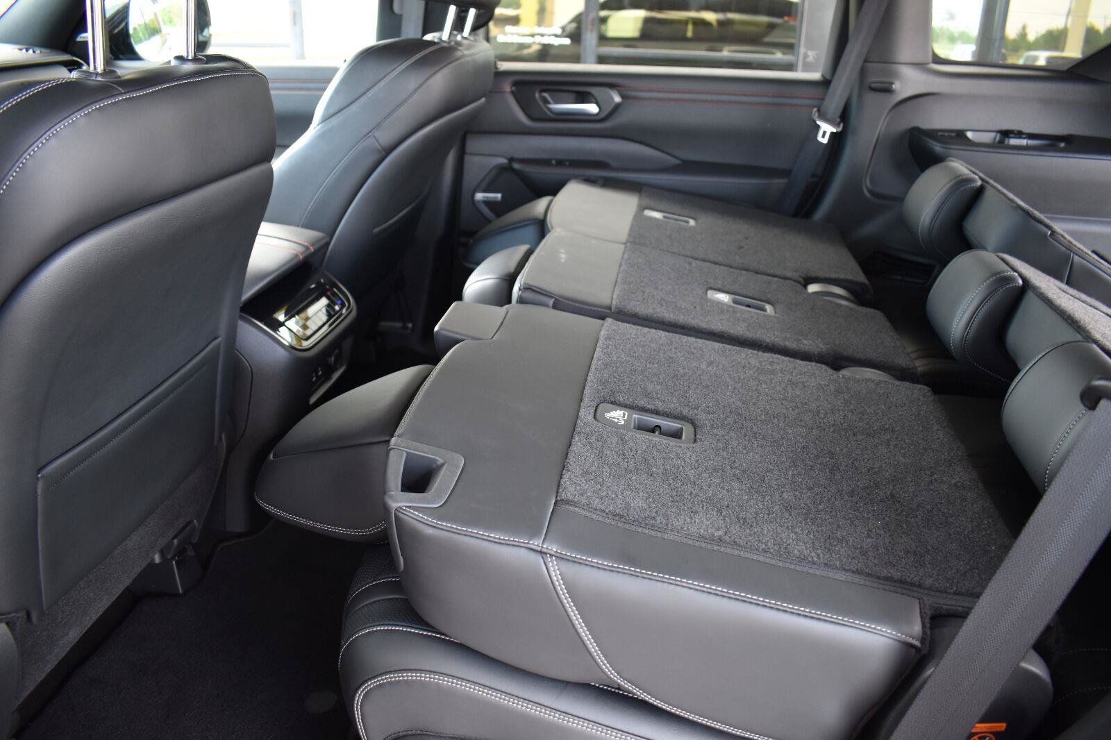 Certified 2025 Nissan Armada PRO-4X AWD/4WD image 57