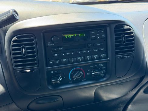 Used 2001 Ford F150 Lariat RWD image 15