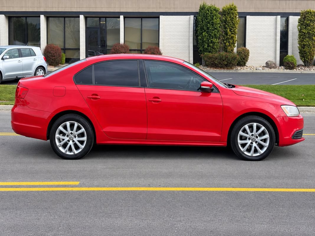 Used 2011 Volkswagen Jetta SE FWD image 6