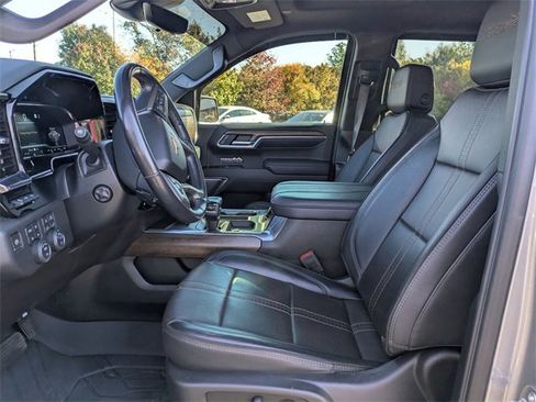 Used 2023 Chevrolet Silverado 1500 High Country w/ High Country Premium Package image 15