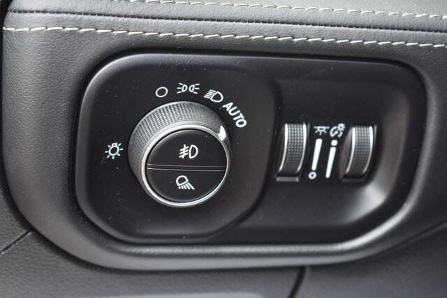 Used 2023 RAM 1500 Limited AWD/4WD image 32