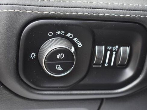 Used 2023 RAM 1500 Limited AWD/4WD image 32