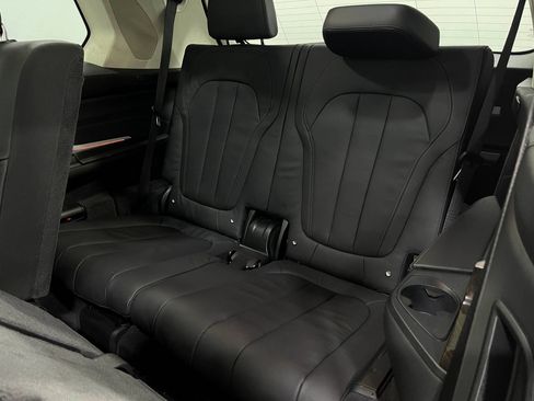 Used 2019 BMW X7 xDrive40i w/ Premium Package AWD/4WD image 31