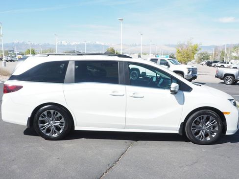 Used 2025 Honda Odyssey Touring image 8