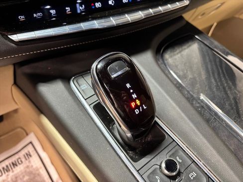 Used 2023 Cadillac Escalade Premium Luxury image 16