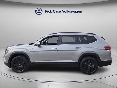 Certified 2025 Volkswagen Atlas SE w/ Panoramic Sunroof Package image 4