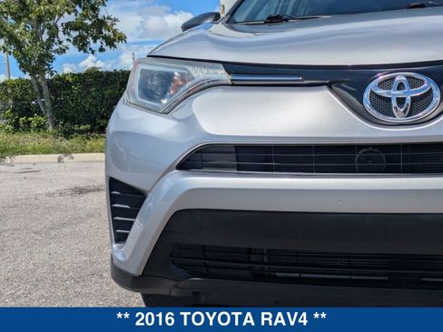 Used 2016 Toyota RAV4 LE FWD image 10