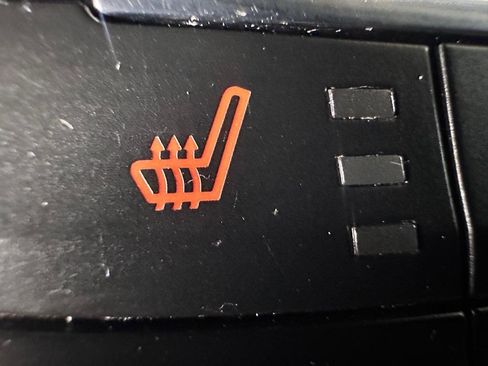 Used 2016 Ford Focus SE w/ Equipment Group 201A image 24