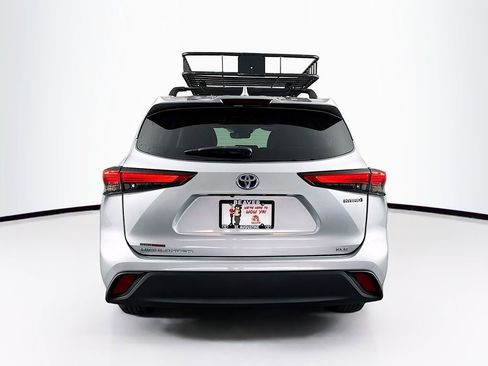 Used 2020 Toyota Highlander XLE image 8