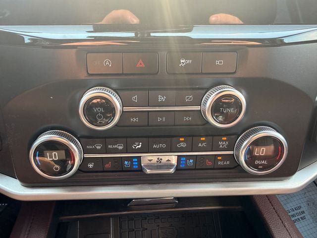 Used 2024 Ford Expedition Limited AWD/4WD image 4