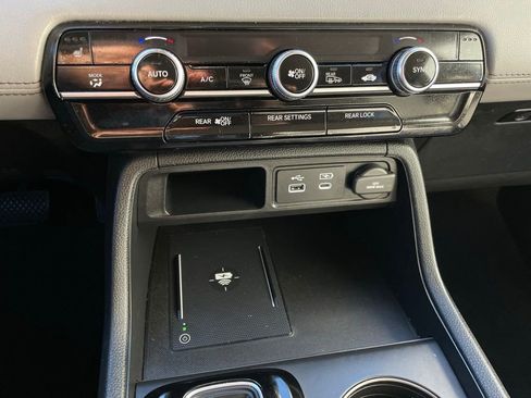 Certified 2025 Honda Pilot EX-L image 18