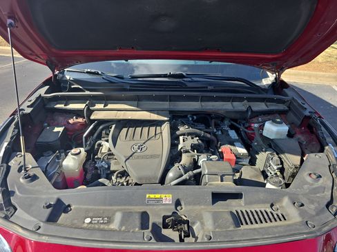 Used 2023 Toyota Highlander XLE image 32