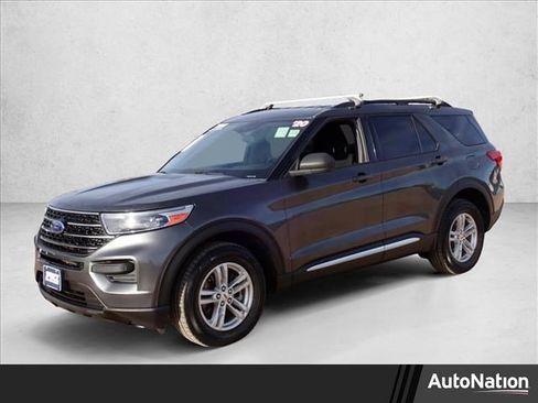 Used 2020 Ford Explorer XLT image 1