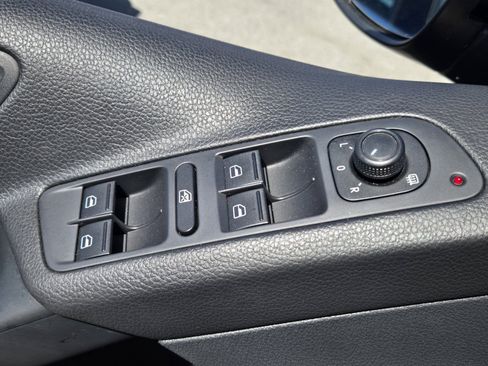 Used 2016 Volkswagen Tiguan S FWD image 25