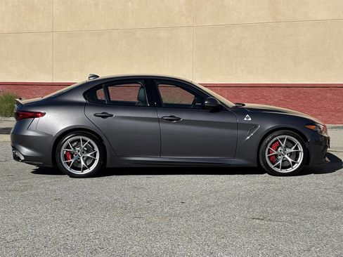 Used 2018 Alfa Romeo Giulia Quadrifoglio w/ Driver Assist Dynamic Package image 8