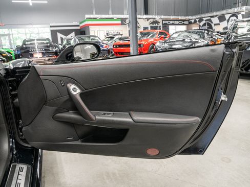 Used 2013 Chevrolet Corvette Z06 w/ 3LZ Preferred Equipment Group RWD image 38