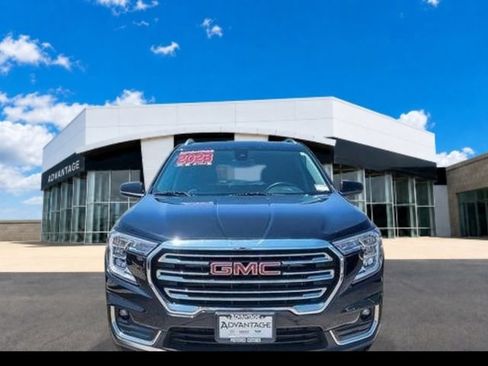 Certified 2023 GMC Terrain SLT w/ LPO, Floor Liner Package FWD image 7