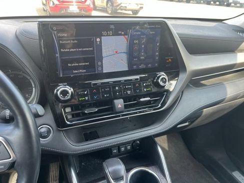 Used 2021 Toyota Highlander Limited AWD/4WD image 12
