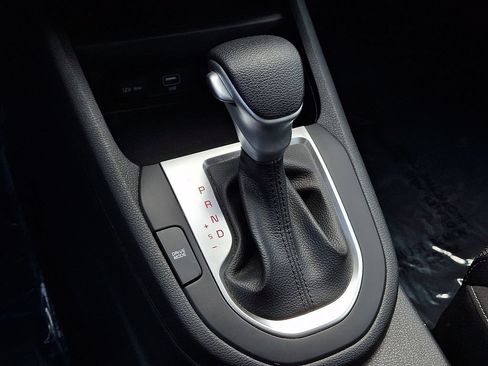 Certified 2022 Kia Forte LXS FWD image 15