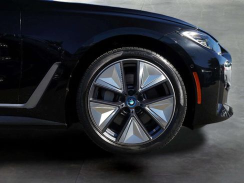 Used 2023 BMW i4 eDrive35 w/ Premium Package RWD image 9