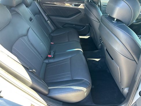 Used 2018 Genesis G80 3.3T Sport image 15