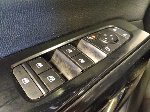 Used 2022 Nissan Pathfinder SV FWD image 27
