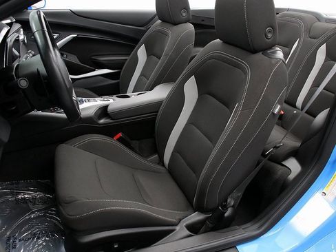 Used 2023 Chevrolet Camaro LT w/ Technology Package image 10