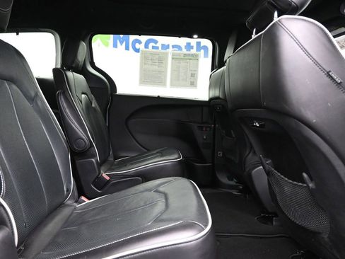 Used 2024 Chrysler Pacifica Limited w/ S Appearance Package image 7