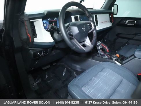 Used 2025 Ford Bronco Heritage Edition AWD/4WD image 16