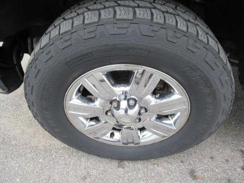 Used 2011 Ford F150 XLT w/ XLT Chrome Pkg image 10