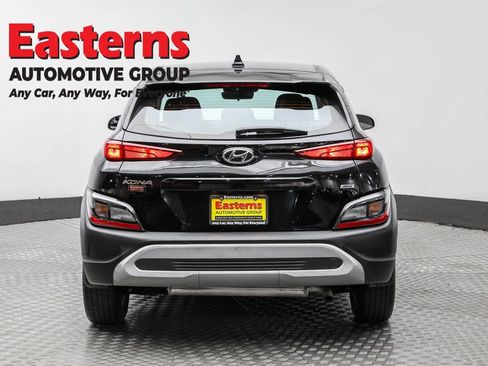 Used 2022 Hyundai Kona SE w/ Winter Weather Package image 6