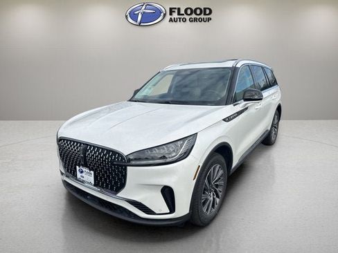 New 2026 Lincoln Aviator AWD image 3