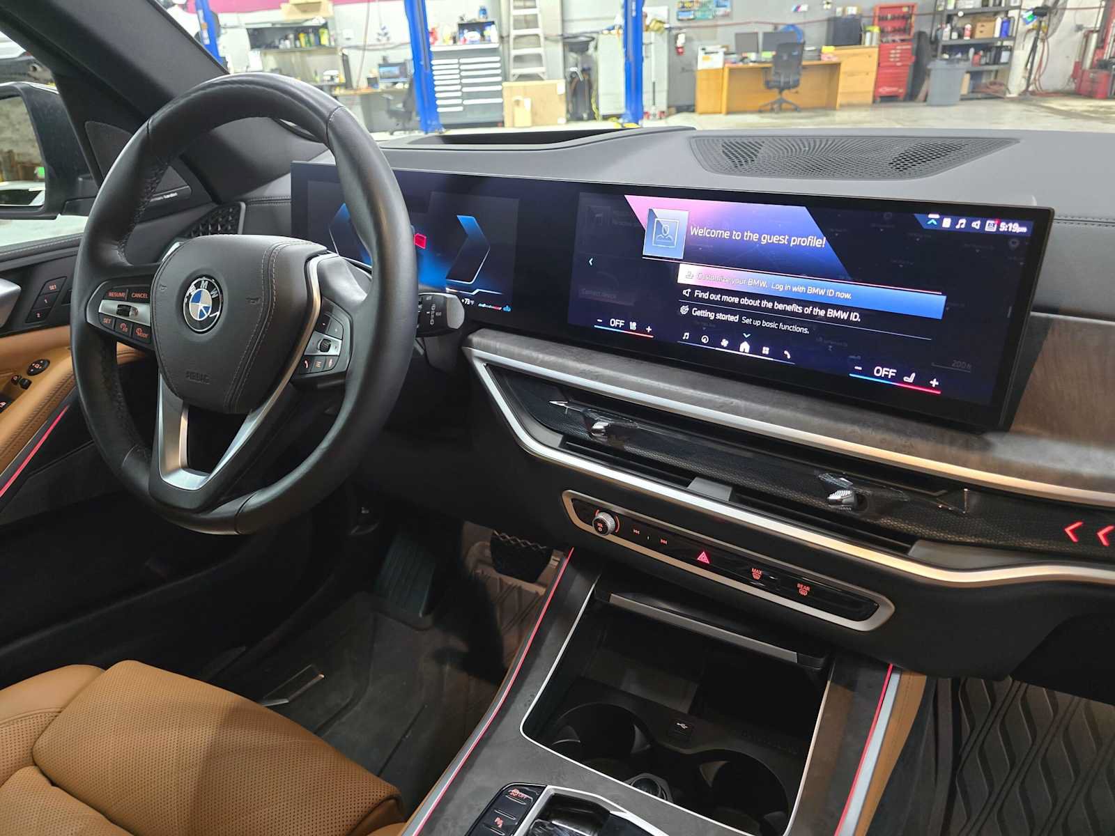 Used 2025 BMW X5 xDrive40i w/ Executive Package AWD/4WD image 11