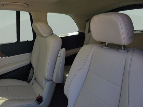 Certified 2025 Mercedes-Benz GLS 450 4MATIC image 5