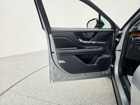 Used 2022 Lincoln Corsair Reserve w/ Equipment Group 201A image 25