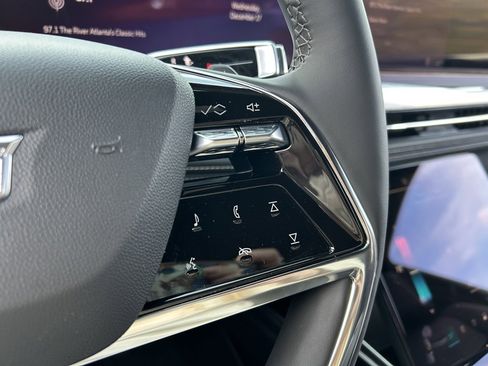 Used 2025 Cadillac Escalade ESV Premium Luxury image 30