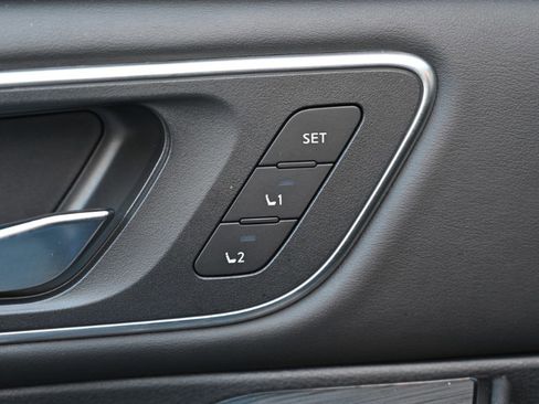 Used 2023 Nissan Rogue Platinum w/ Platinum Premium Package image 26