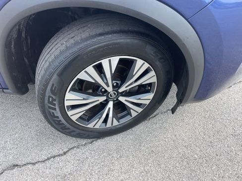 Used 2021 Nissan Rogue SV image 16