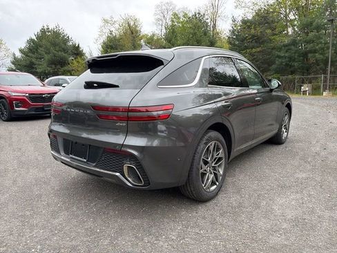 Used 2022 Genesis GV70 2.5T w/ Advanced Package AWD/4WD image 3