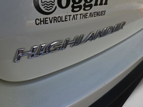 Used 2015 Toyota Highlander Plus image 16