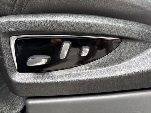 Used 2020 Cadillac Escalade Premium Luxury image 38