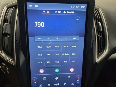 Used 2023 Ford Edge SEL image 25