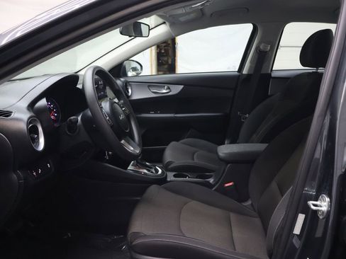 Used 2022 Kia Forte LXS w/ LXS Technology Package FWD image 16