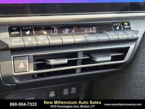 Used 2025 Toyota Camry XLE image 23