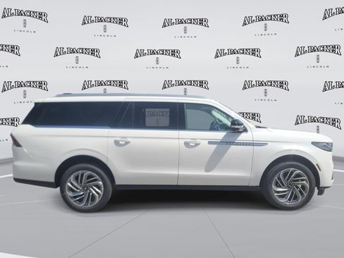 New 2026 Lincoln Navigator L Reserve image 6
