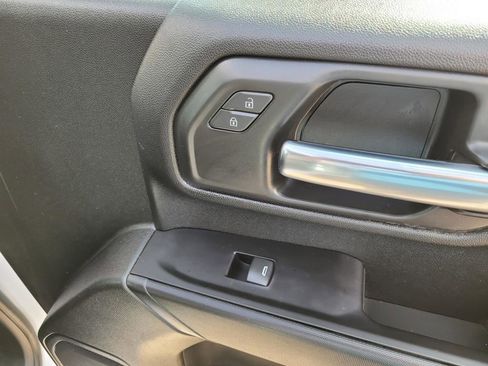 Used 2024 Chevrolet Silverado 2500 Custom w/ Custom Value Package image 10