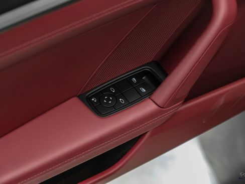Used 2025 Porsche 911 Carrera S RWD image 81