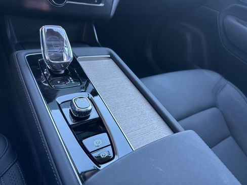 Used 2025 Volvo XC90 B6 Plus image 21